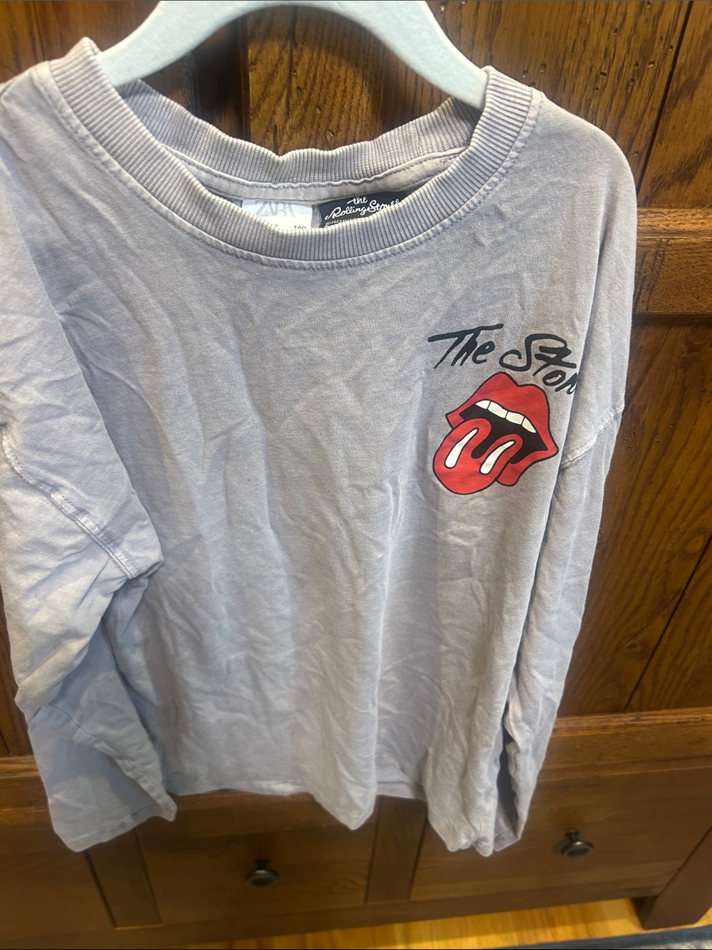 Zara Kids Long Sleeve Tee in Light Gray with Red Tongue Logo
